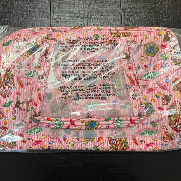 Vera Bradley Harry Potter Honeydukes Bag Weekender Pink Candy Chocolate Frog main image 12